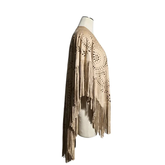 EUC PERSUN LASER CUT FRINGE FAUX SUEDE SHAWL WRAP OS - Picture 6 of 10